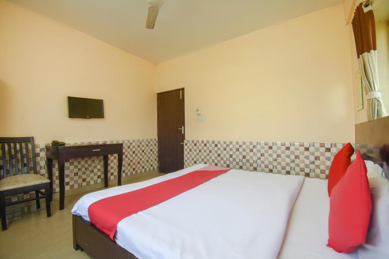 Oyo Flagship 72260 Seema International Hotel Gauripur Esterno foto