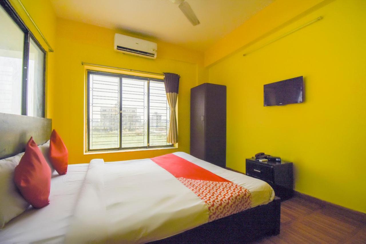 Oyo Flagship 72260 Seema International Hotel Gauripur Esterno foto