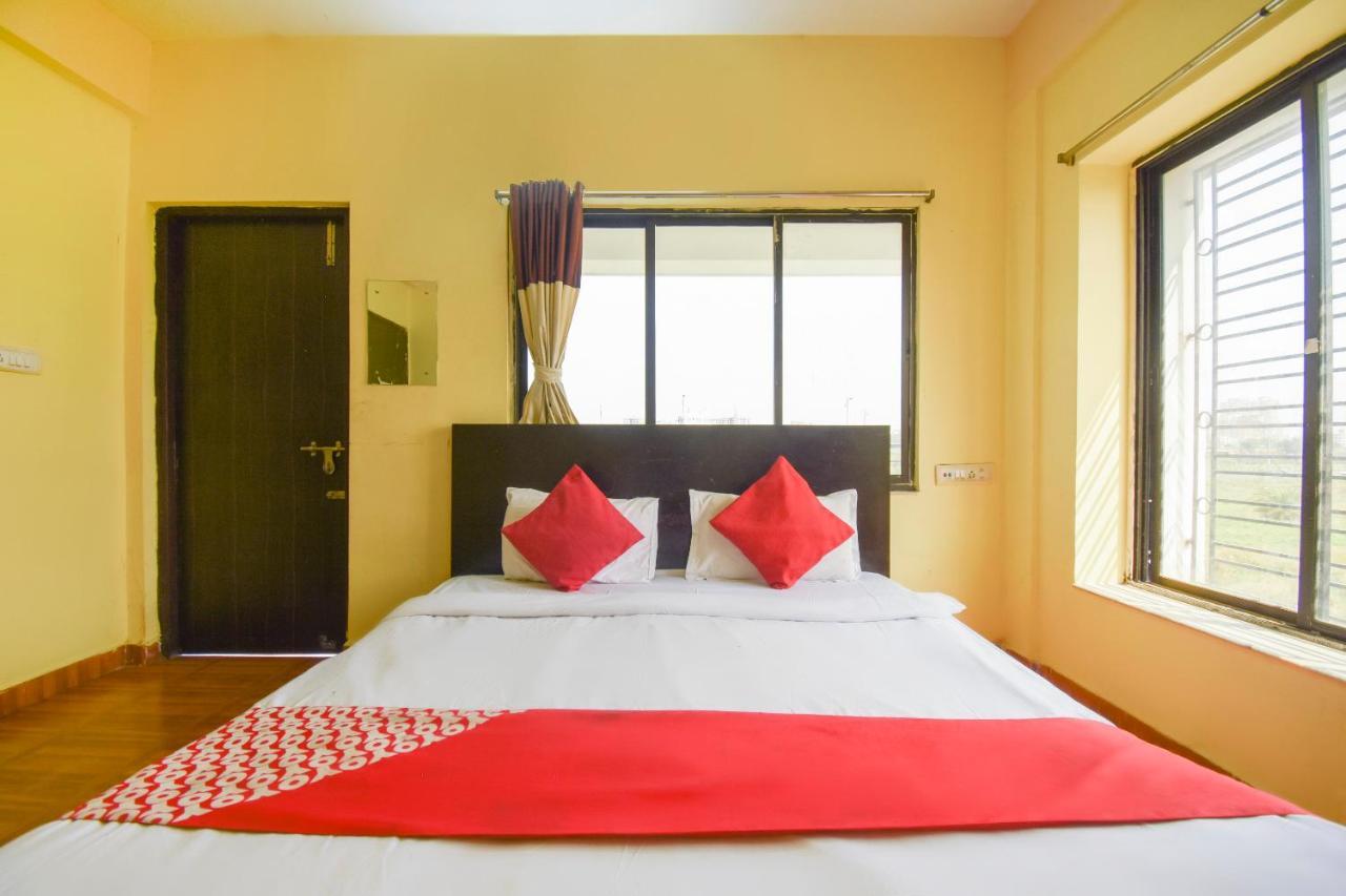 Oyo Flagship 72260 Seema International Hotel Gauripur Esterno foto